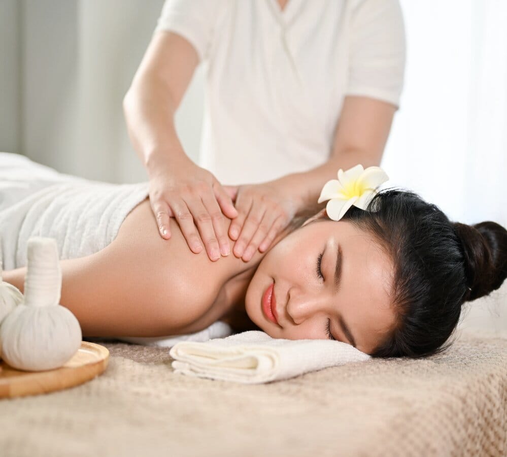 นวดไทย-นวดกดจุด-นวดรักษา-นวดรักษาoffice_syndrome-best_massage_2025-lotus
