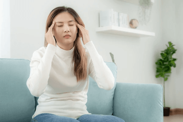 Headache-Migraine-Causes of Migraine-How to relieve headache-Best treatment for migraine-lotusthaimassage-headache-migraine