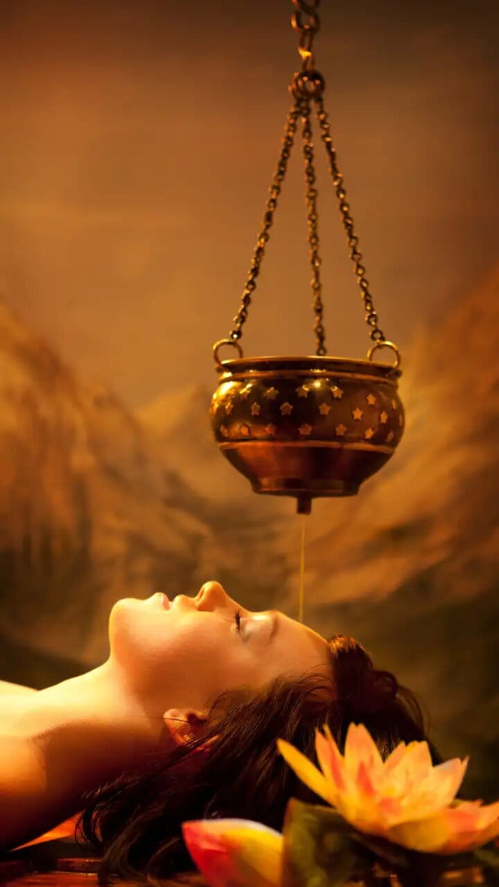 นวดชิโรดาราคือประโยชน์-Shirodhara-massage-นวดหลับลึก-แก้โรคซึมเศร้า-แก้เครียด-แก้ปวดหัว